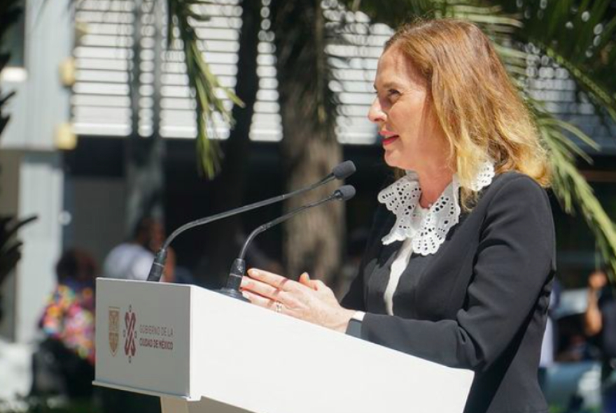 Beatriz Gutiérrez se dice orgullosa de ser la esposa de AMLO: “a mucha honra de López Obrador”