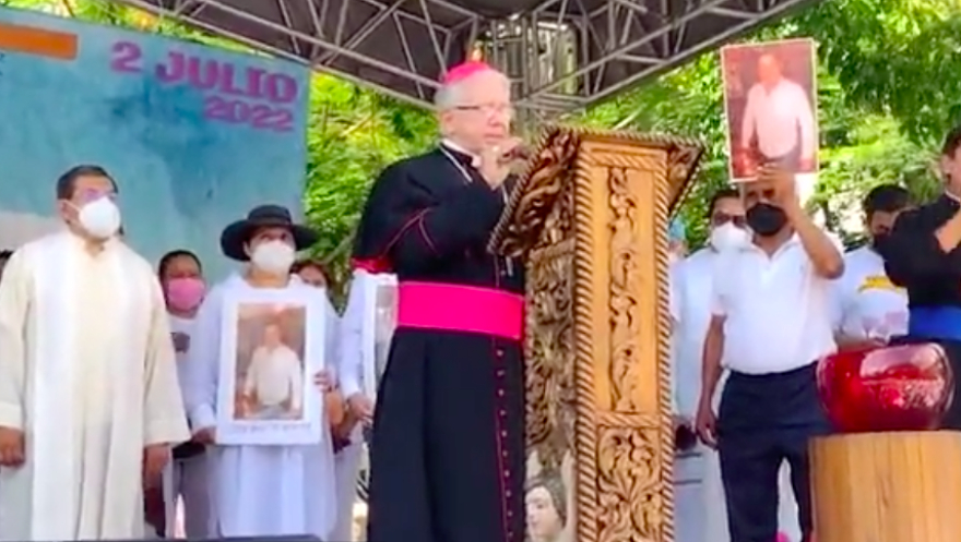 Obispo de Cuernavaca se lanza contra la estrategia de “abrazos, no balazos” de AMLO
