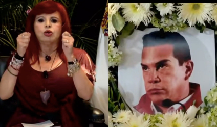 Layda Sansores le hace un funeral simbólico a Alito Moreno y le canta ‘las golondrinas’ en vivo