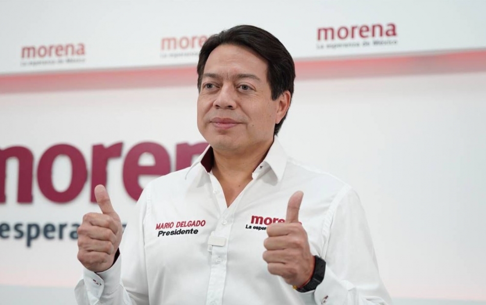 Líderes morenistas exigen salida de Mario Delgado tras fracaso en CDMX
