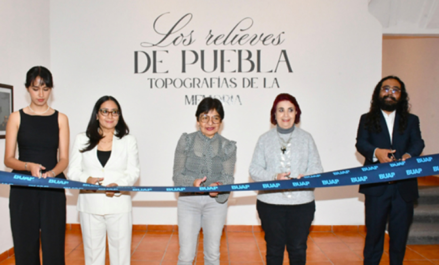Lilia Cedillo inaugura la exposición “Los relieves de Puebla. Topografías de la memoria”