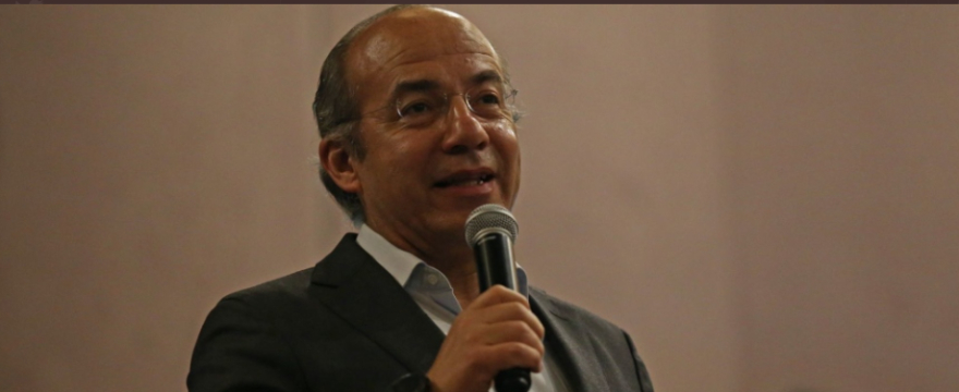 Felipe Calderón arremete contra Epigmenio Ibarra y cuestiona sus ingresos: le condonan impuestos y recibe préstamos