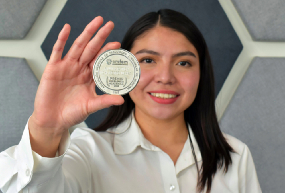 Obtiene pasante de Medicina de la BUAP Premio a la Excelencia Académica 2025