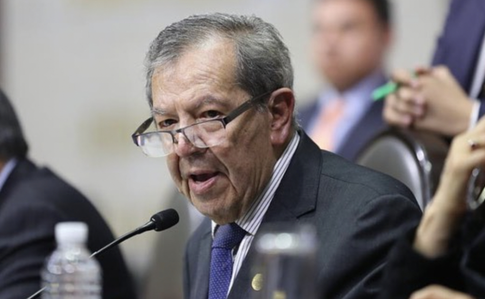 Muñoz Ledo califica el gobierno de AMLO como “Obraderechismo”