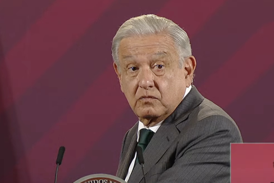 AMLO otra vez defiende a Samuel García: “se le lanzaron los del PRI, los del PAN y Claudio X”