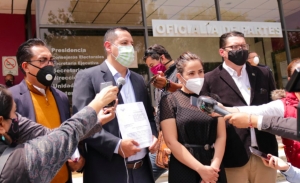 PRD denuncia ante el INE a Pío López Obrador, David León y AMLO por financiamiento ilegal a Morena