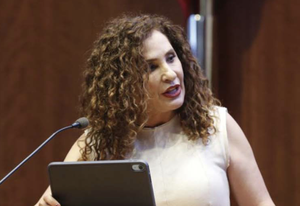 Senadora Gina Campuzano tunde a Mario Delgado durante su comparecencia: “fracasaron con la juventud”