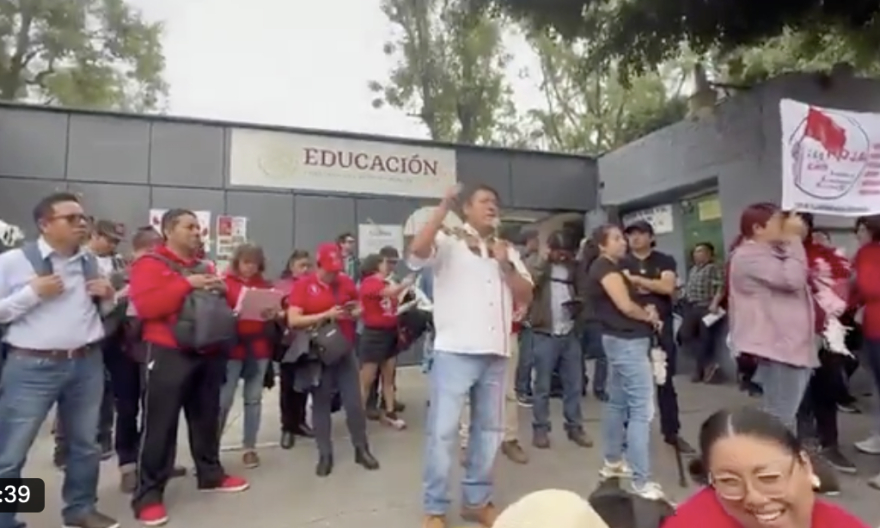 CNTE amaga con boicotear el mundial si gobierno no cumple sus demandas