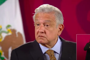 AMLO amenaza a legisladores: “Si no se aprueba reforma eléctrica serán exhibidos como traidores a la patria”