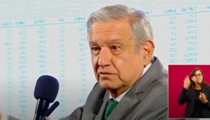 AMLO asegura que solo se pondría cubrebocas por respeto a la gente; "aún sin saber si sirve o no, todos lo usan"