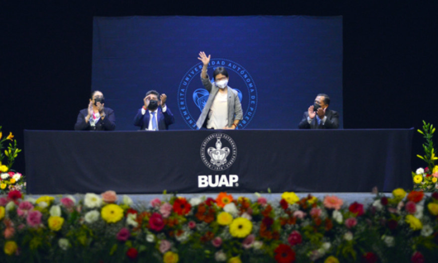 Asiste Lilia Cedillo a la graduación de la Preparatoria Lázaro Cárdenas del Río y del Bachillerato Internacional 5 de Mayo