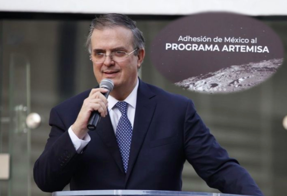 México se une al programa Artemisa de la NASA para explorar la Luna, presume Ebrard