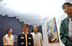 Inaugura Lilia Cedillo la exposición “El oleaje, las formas del arte”