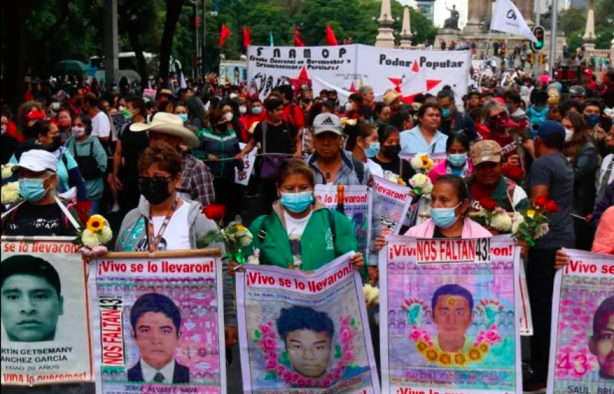 Ordenan a la 4T entregar versión pública del informe de EEUU sobre caso Ayotzinapa