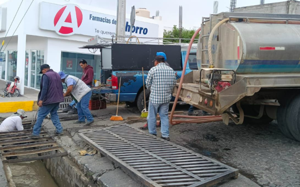 CAPAMH atiende reportes y da mantenimiento a la red de agua