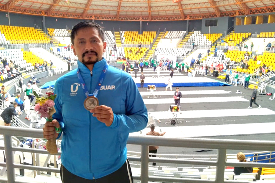 Entrenador de BUAP gana medalla de plata en Campeonato Panamericano