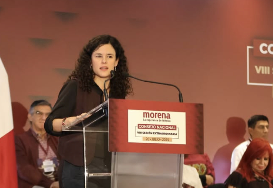 Luisa Alcalde acusa a la oposición de lucrar con coyunturas nacionales e internacionales