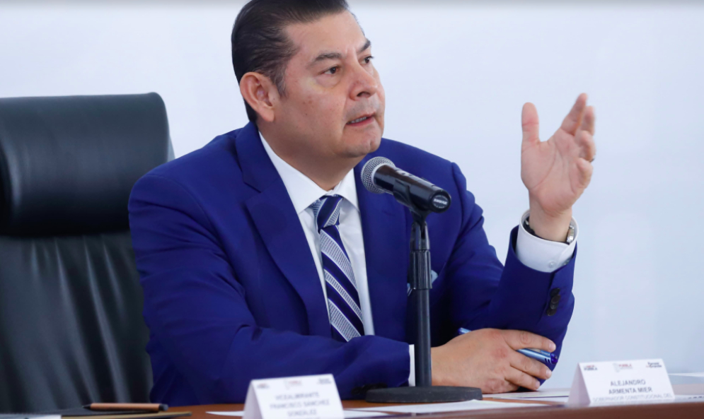 Alejandro Armenta anuncia rehabilitación de mil 500 Casas de Salud