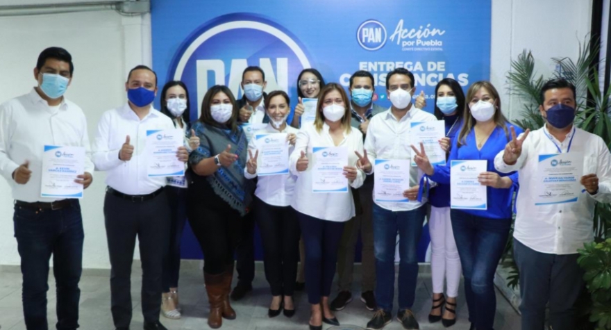 Entrega PAN constancias a candidatos al Congreso de Puebla