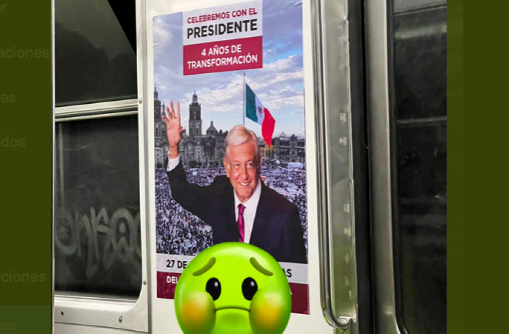 Tapizan instalaciones del metro CDMX con propaganda a favor de la marcha de AMLO