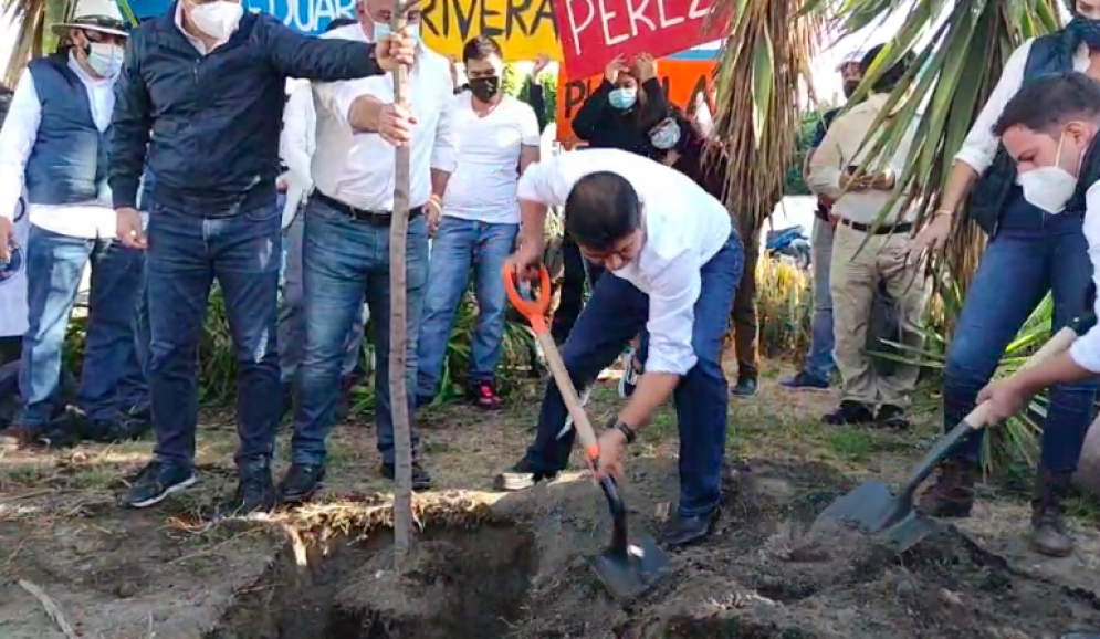 Eduardo Rivera plantará un árbol por cada niñ@ de Puebla e impulsará la creación de viveros