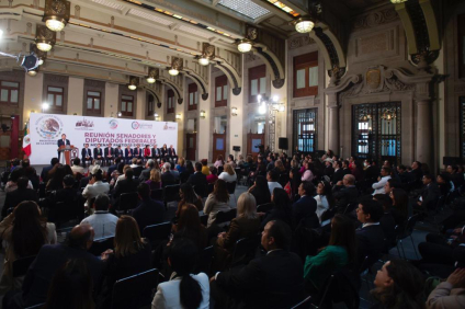 Monreal no es invitado a reunión de AMLO en Palacio Nacional con legisladores