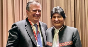 “Canciller, salvador de mi vida”: Evo Morales elogia a Ebrard en Perú