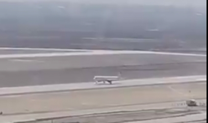 Presume Ebrard primer avión comercial que aterriza en Aeropuerto Felipe Ángeles