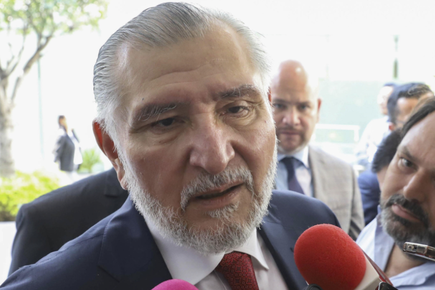 Adán Augusto presume plan de austeridad para el Senado: “Se acabarán los viajes internacionales con cargo al erario”, dice