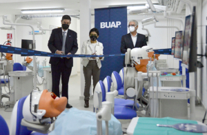 Inaugura BUAP  laboratorios de simulación en la Facultad de Estomatología