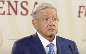 Llama AMLO a mexicanos a llenar el zócalo el próximo 18 de marzo