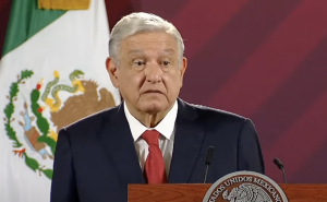 AMLO vuelve a arremeter contra Xóchitl Gálvez: “La escogieron porque piensan que engañan con una mujer que nace en un pueblo”