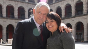 Nestora Salgado y Andrés Manuel López Obrador