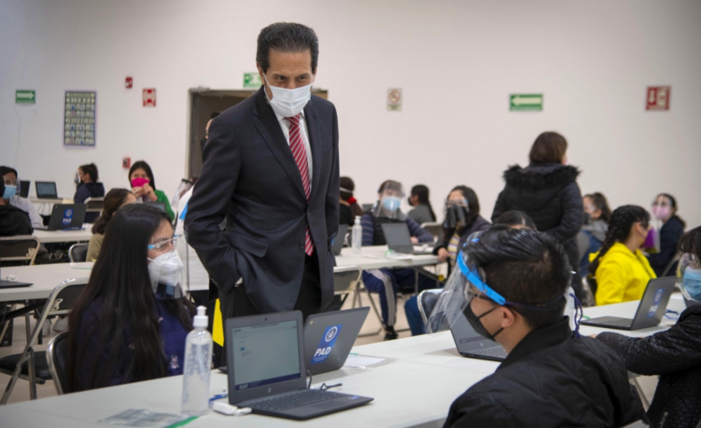 Supervisa Alfonso Esparza aplicación del examen de admisión de la BUAP 2021
