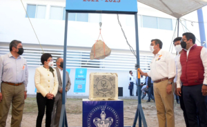 Rectora Lilia Cedillo y Salomón Céspedes colocan primera piedra para edificios en sedes del Complejo Regional Centro