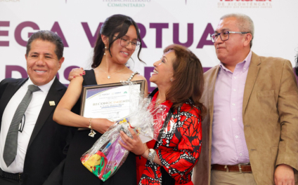 Lorena Cuéllar encabezó la primera ceremonia de graduación simultánea y entrega de certificados digitales de la COBAT