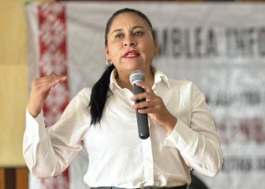 Senadora de Morena presume que con la 4T “disminuye la pobreza”: “en el neoliberalismo las dádivas eran para ganar la clientelismo electoral”, dice