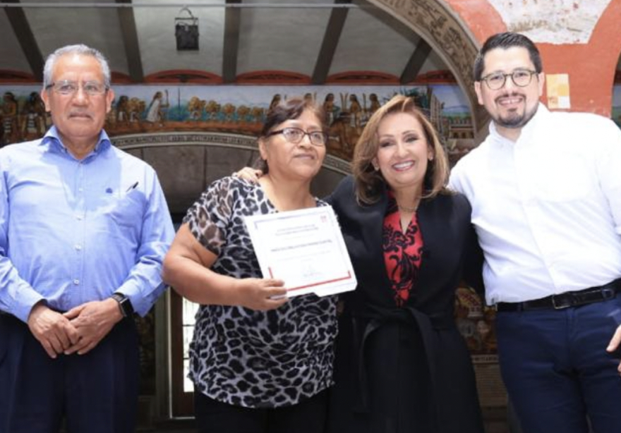 Entrega la 4T reconocimientos a derechohabientes de INFONAVIT en Tlaxcala