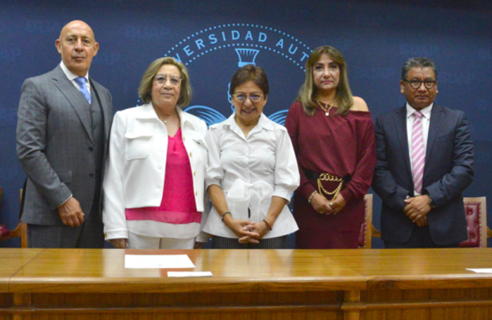 Lilia Cedillo toma protesta a la directora de la Facultad de Contaduría para el periodo 2024-2028