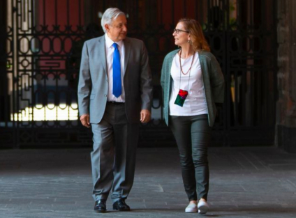 Beatriz Gutiérrez celebra el 14 de febrero y presume foto con AMLO: "mi crush"