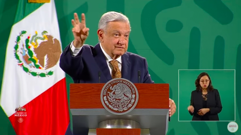 AMLO critica que México esté “cundido en el pensamiento neoliberal”