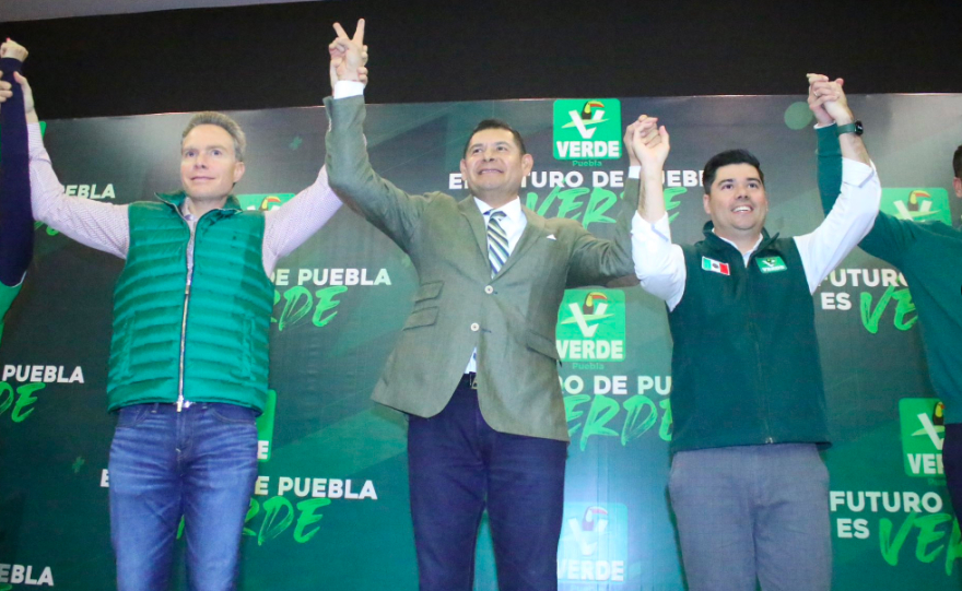 Partido Verde entrega constancia a Armenta como coordinador de la 4T en Puebla
