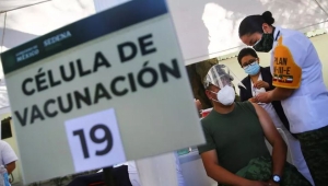 Plan de vacunación en México es un desastre: The Guardian