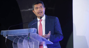 Eduardo Rivera asegura que Puebla tendrá alcalde por lo menos hasta final de año