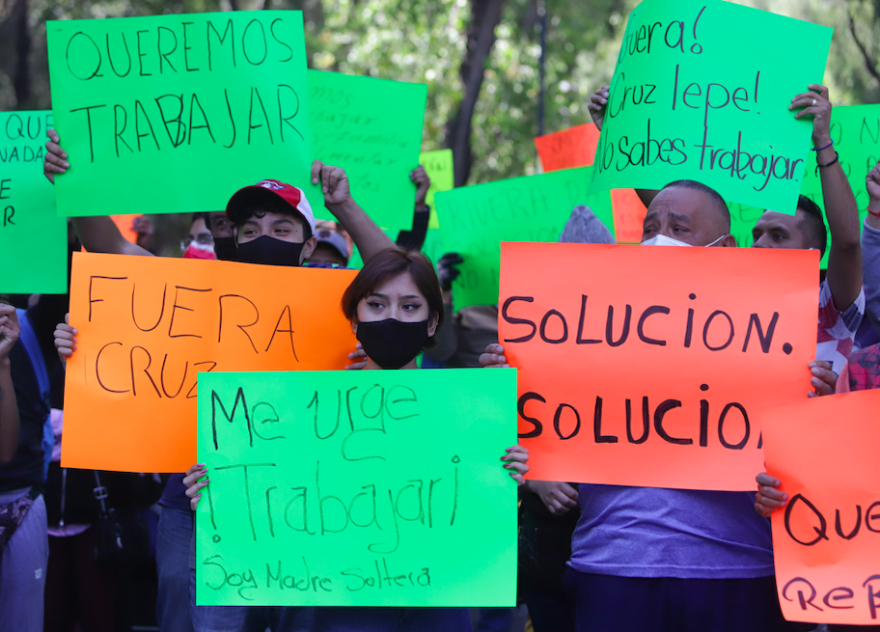 Ambulantes necean y piden reinstalarse en el centro histórico; fracasa su convocatoria