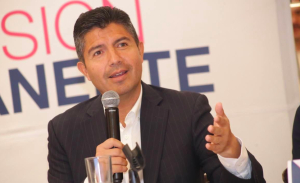Eduardo Rivera llama a poblanos a involucrarse en el proceso electoral de 2024