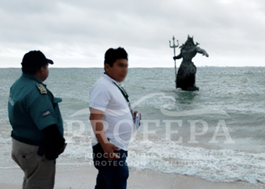 La 4T clausura estatua de Poseidón en playa de Yucatán; acusan que su construcción no cuenta con impacto ambiental