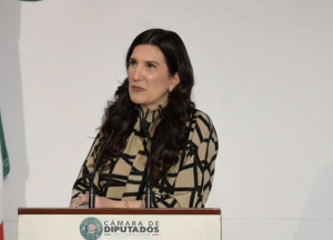 Kenia López Rabadán exigirá a la Comisión Permanente postura en defensa de migrantes de EU