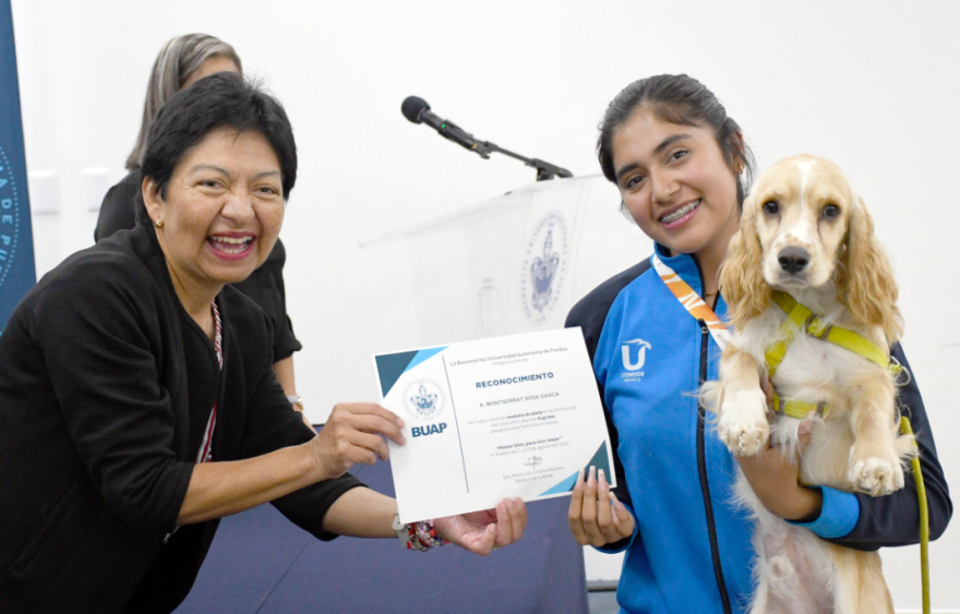 Entrega BUAP becas a medallistas de la Universiada Nacional 2023