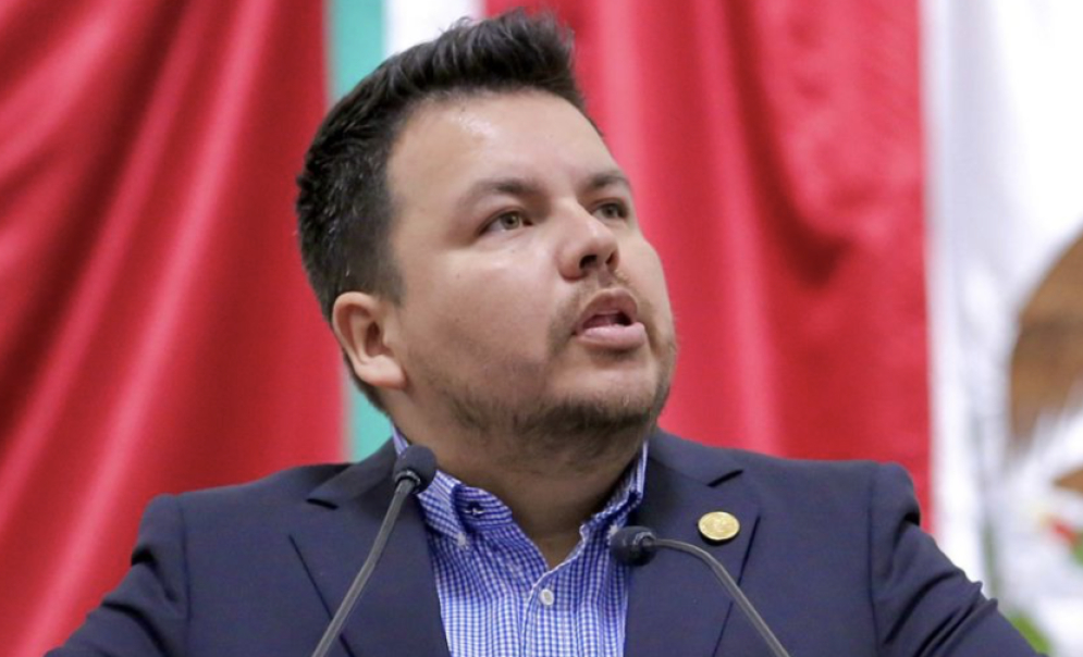 “Morena no puede ir a EU por narco política”, advierte diputado migrante